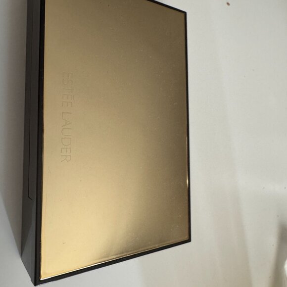 Estée Lauder Beauty Essentials Kit - Picture 3 of 3